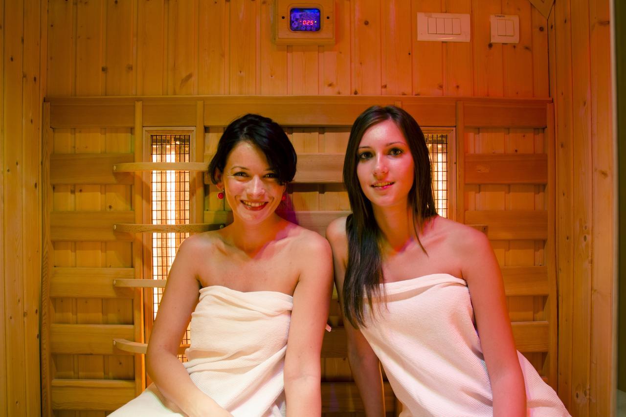 Gosztola Gyoengye-Az Erdo Szallodaja Ngoại thất bức ảnh